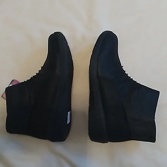NWT Women's Sketchers black scotchguard bootie or shoe size 6 - Picture 4 of 10